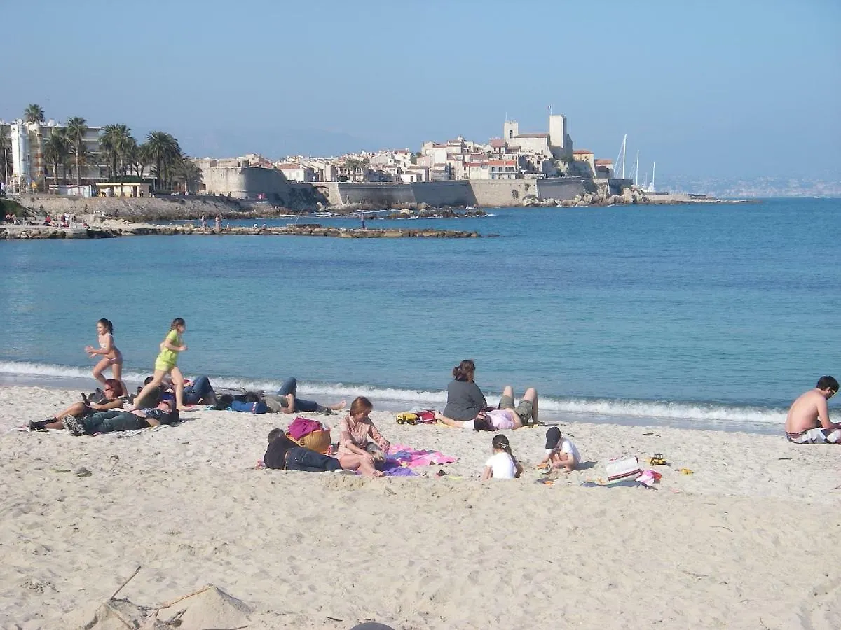 Apartment Studio Standing Bord De Mer Et Vue Antibes France