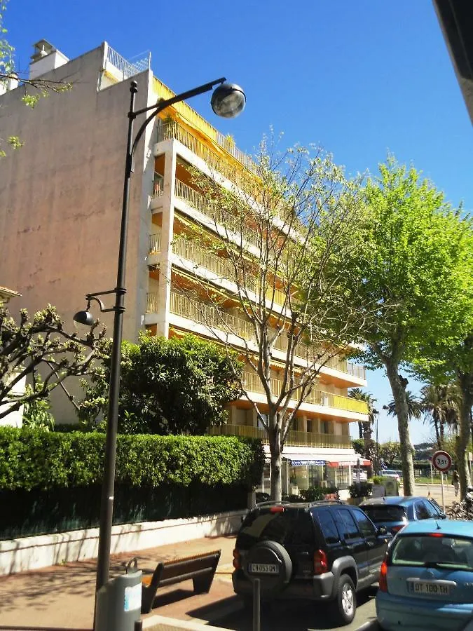 Apartment Studio Standing Bord De Mer Et Vue Antibes